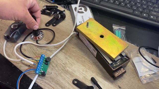 УМНАЯ КАЛИТКА Ч.1. Подключение контроллера доступа Z5R смотреть онлайн