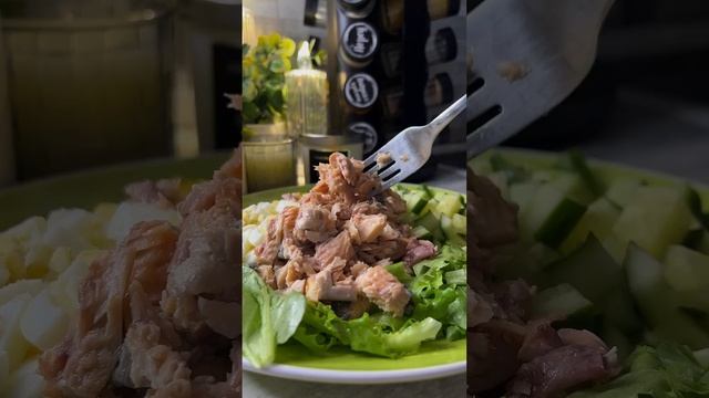 Неделя новогодних ПП салатов  салат с горбушей, яйцами и кукурузой #рецепт #рецепты #пп #салат