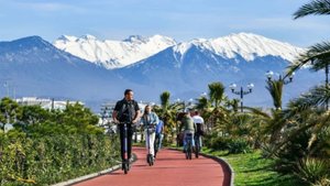 ✨ НОВОГОДНИЕ ПРАЗДНИКИ у моря в Сочи 2025✨ ПРОГУЛКА по Набережной, НОВЫЙ ГОД 2025 - январь✨ 4K HDR ✨