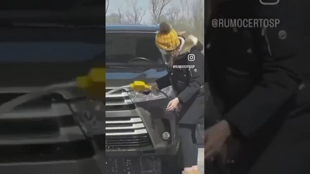 Помыла авто на заправке бензином  Думала автомойка