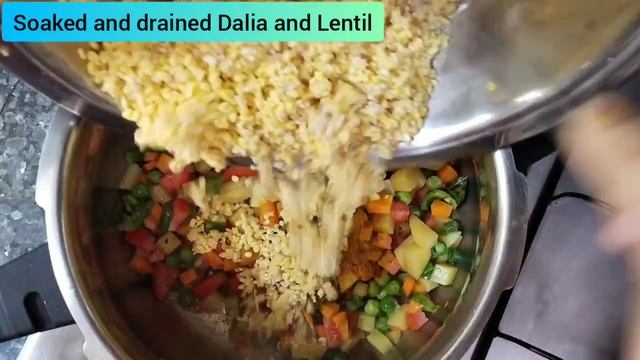 HEALTHY DALIA MOONG DAL KHICHDI RECIPE | ONE POT LENTIL BROKEN WHEAT PORRIDGE | FADA NI KHICHDI