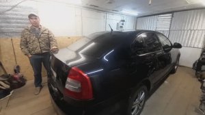 как снимается задний фонарь шкода октавия 2