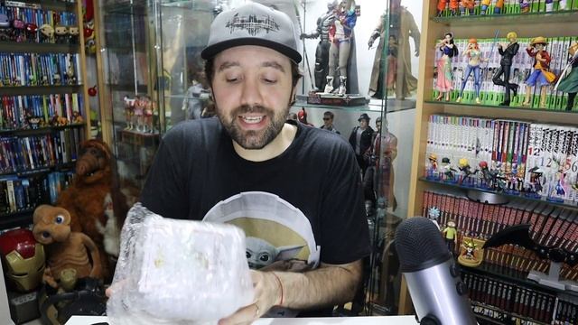 UNBOXING DEL FUNKO POP DE BABY YODA DE 10 PULGADAS Y 3 SORPRESA смотреть онлайн