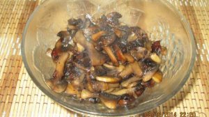 Жареные шампиньоны с луком и чесноком