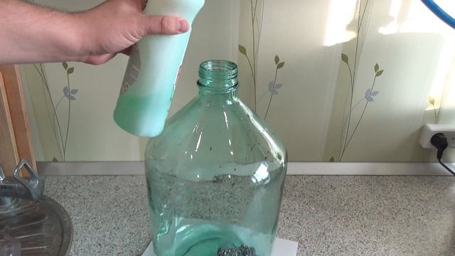 ТАКОГО ТЫ ТОЧНО НЕ ЗНАЛ! МОЕМ БУТЫЛЬ ИЗНУТРИ ДО БЛЕСКА))) смотреть онлайн