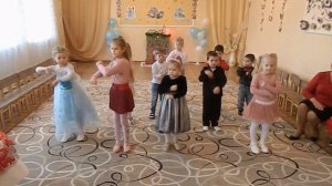 Танцевальная композиция ДИН-ДОН-СНЕГ ИДЕТ