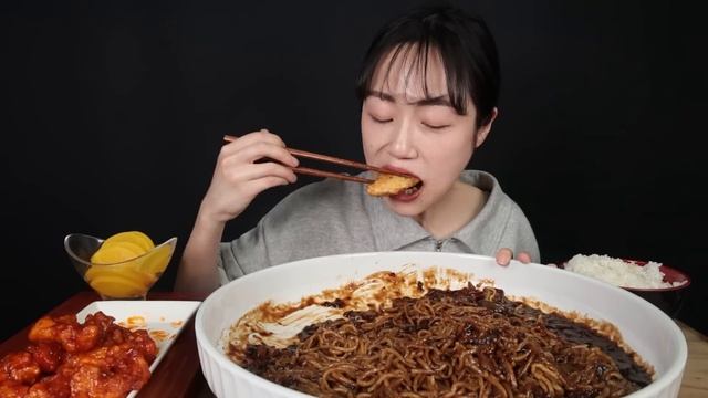 짜장면 5그릇에 밥까지 비벼먹기! 매콤새콤 사천탕수육이랑 군만두까지 | BLACK BEAN NOODLES | MUKBANG | EATING SHOW | ASMR