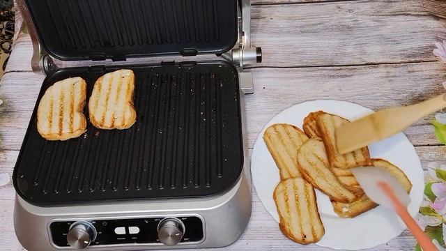 Бутерброды со шпротами. Легкая закуска. Легко и вкусно.