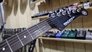 Review Yamaha Pacifica 212 VFM Upgrade Pickups Kins STR2