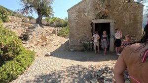Турция. Экскурсия по островам Эгейского моря. Развалины греческой общины. 2024.