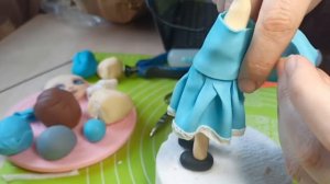 Куколка из мастики. Украшение для тортика