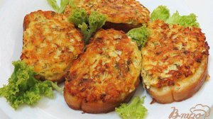 Горячие бутерброды с картофелем,  луком и сыром