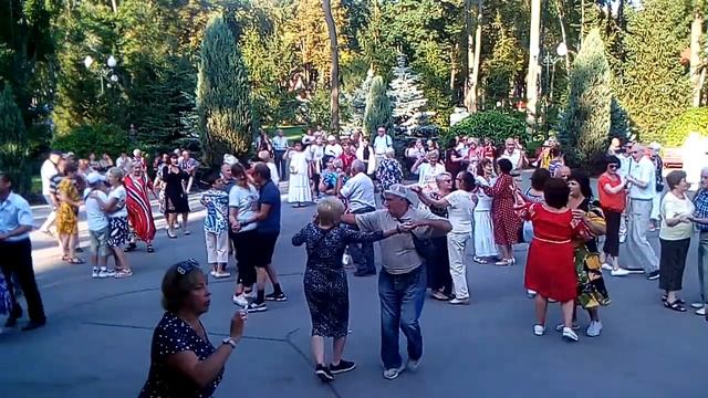 79. Dance dancing, retro dancing. *Не плачь*. Retro dance to retro music  in Kharkov Ukraine.