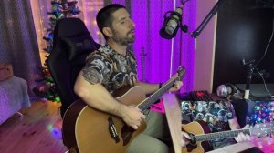 Новогоднее настроение в одной песне: Новый год - мандарин мне в рот(by Уральские пельмени) на гитаре