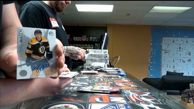 450 Sports #1725 - 2016/17 Sp Authentic hockey master case break смотреть онлайн