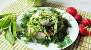 Салат - микс из весенних овощей