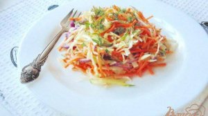Салат  с морковью, огурцом и капустой