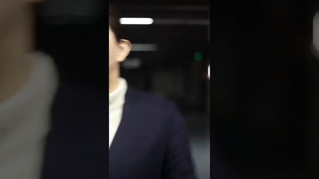 囂張暴發戶欺負美女外賣員，誰知下一秒外賣員拿出200萬，並公開了自己的總裁身份！ #絕美總裁出山21-40 🥰 смотреть онлайн