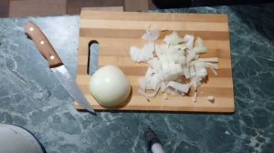 Маринованные куриные окорочка в духовке с рисом и поджаркой