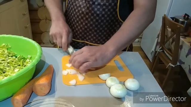 Отличная закуска -- зеленые помидоры по-корейски .