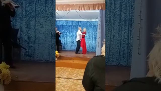 Осенний танец "Грустные дожди".