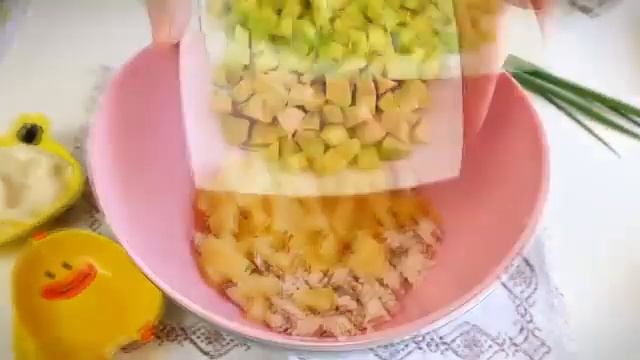 Очень нежный и вкусный салат с курицей ,ананасом и авокадо.Салат " Дамский Каприз" смотреть онлайн