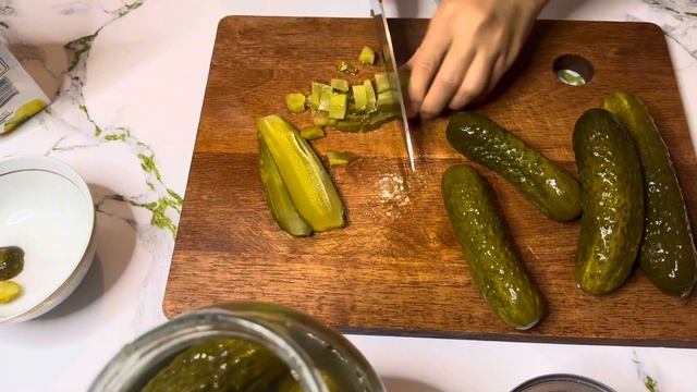 Салат «Оливье».Самый вкусный рецепт.Ең дәмді рецепт. смотреть онлайн