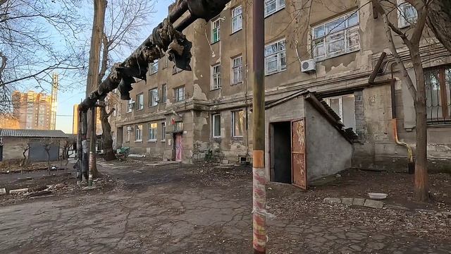 В ЦЕНТРЕ ЛУГАНСКА НЕДВИЖИМОСТЬ ДОРОГО БОГАТО - ЭТО НЕВЕРОЯТНО