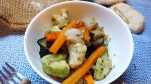 Салат с печеной морковью и салом в духовке