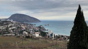 По Крыму пешком по Ялте и Гурзуфу. Шторм на набережной Гурзуфа