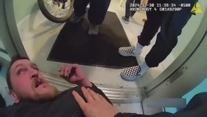 Мужчина пытался напасть на полицейского с использованным шприцом во время задержания