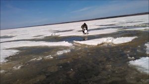 Мотобуксировщик   УРАГАН 9 лс, слуз снег с водой, 2013.04.18 См. buks1.ru