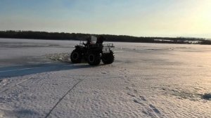 Было СТРАШНО! Легкий вездеход переломка выходит на лед с нагрузкой  2 человека на большой глубине!