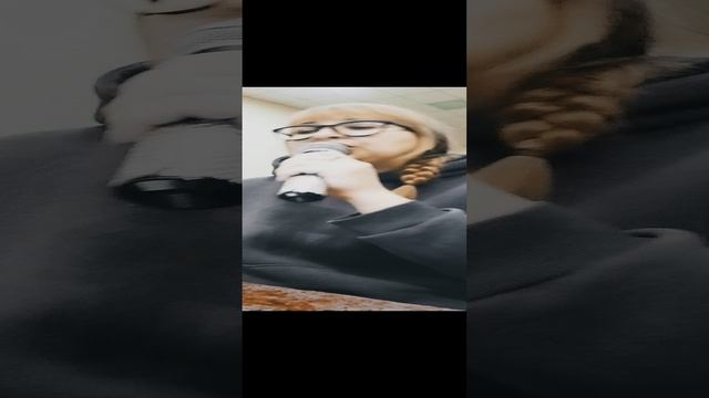 Любимая песня.
Красивая песня!
Она так сильно любила!