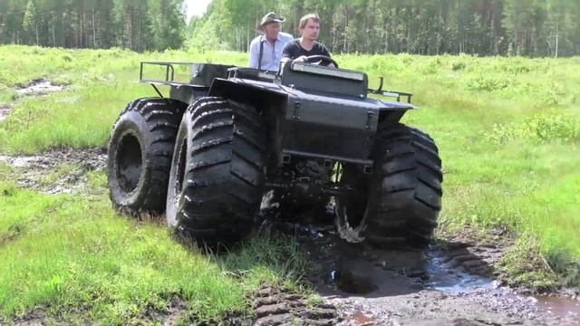 Вездеходим на шинах обдирышах Ураган Ф1400*660. По верхушкам деревьев. Торфяная яма судьбы Часть 1 смотреть онлайн