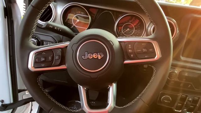 2020 Jeep Gladiator Rubicon Overland  |  4WD  |  3.6L V6  |  285HP  |  260 Torque  |  8-Speed Auto