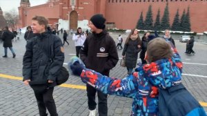 Первая реакция на  Красной  площади