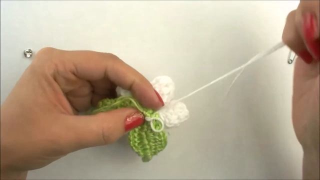 Брошь крючком