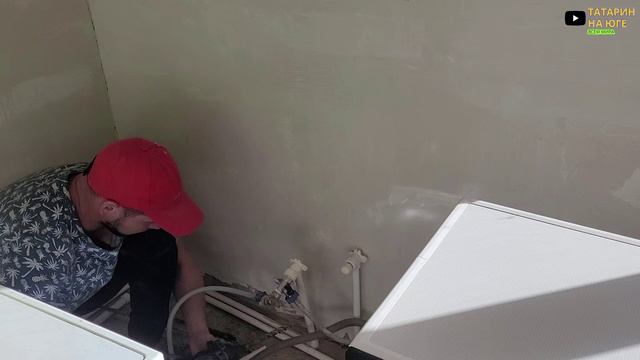 КУПИЛИ ДОМ НА ЮГЕ РЕМОНТ ВАННОЙ КОМНАТЫ ПРИСТУПИЛ К ШТУКАТУРКЕ Я СТАРАЛСЯ НО У МЕНЯ НЕ ПОЛУЧИЛОСЬ ВЫ