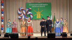 Эх, пой , девка , стой! -исполняет ансамбль "КАЗАКИ ВЯТКИ"