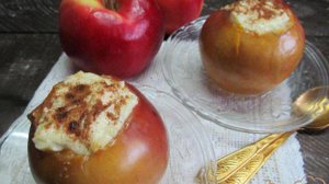 Яблочный десерт с хурмой и брынзой