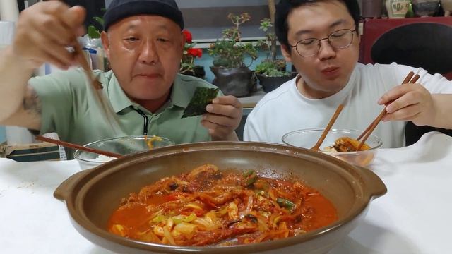 꽁치 김치찌개 먹방 입맛없을때 최고의 밥도둑^^ KOREAN MUKBANG ASMR eating show 요리먹방 시골먹방 가족먹방 koreafood