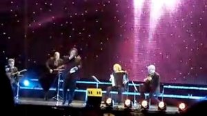 День и ночь роняет сердце ласку. Василий Герелло.