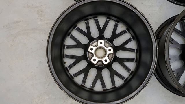 Литые диски R-20 Momo SUV Revenge Matt Black-Polished 5x112 смотреть онлайн