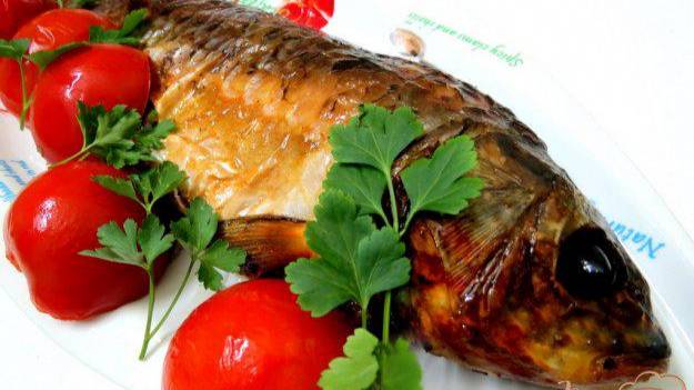Карп фаршированный черемшой, луком и грибами