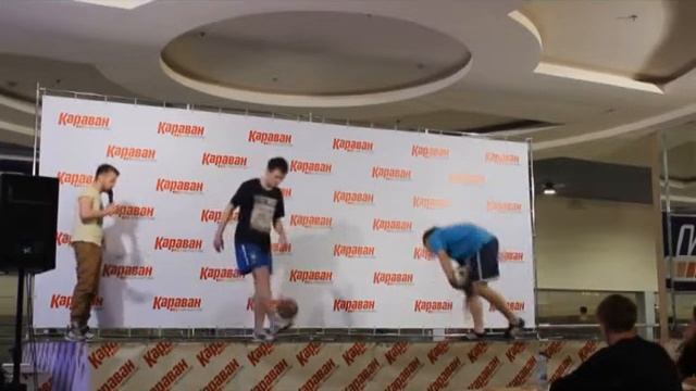 Футбольный фристайл в ТРЦ "Караван"