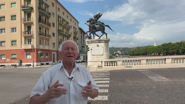 Бронзовые кони на мосту Победы в Вероне - почти как кони Клодта в Петербурге смотреть онлайн