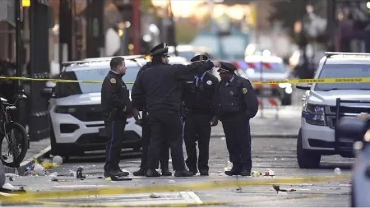 В США три трагедии подряд Илон Маск не исключает спланированные действия смотреть онлайн