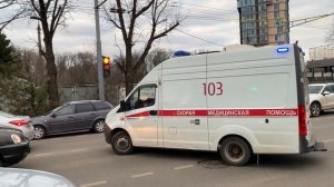 Ambulance responding compilation / siren wail, yelp, air horn