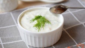 Чесночный соус на сметане